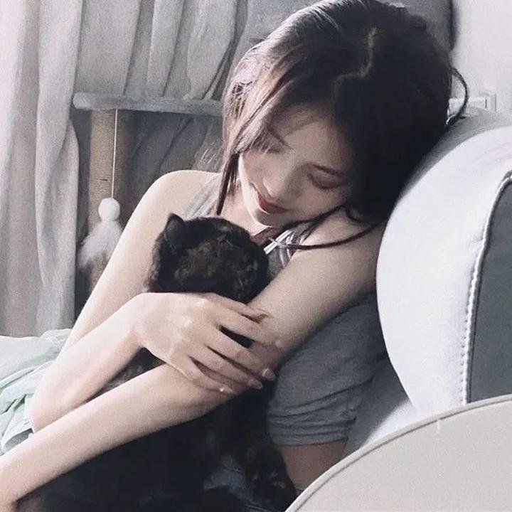 被称为爸爸的女人 在线观看封面